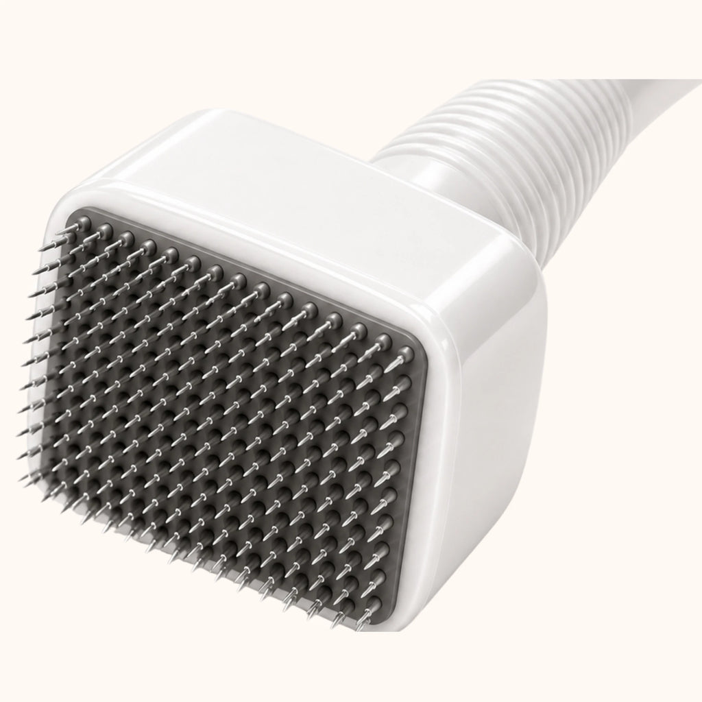 Stamp head close-up with 140 needles